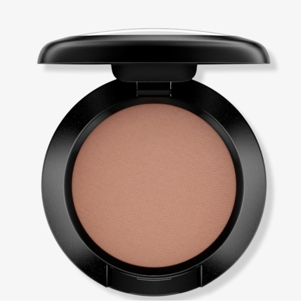 MAC COSMETICS Eyeshadow in Soft Brown